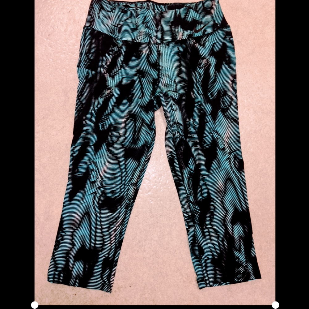 NIKE Medium Dri-fit Black Blue Leggings capri Pants Tie Dye Striped Active wear